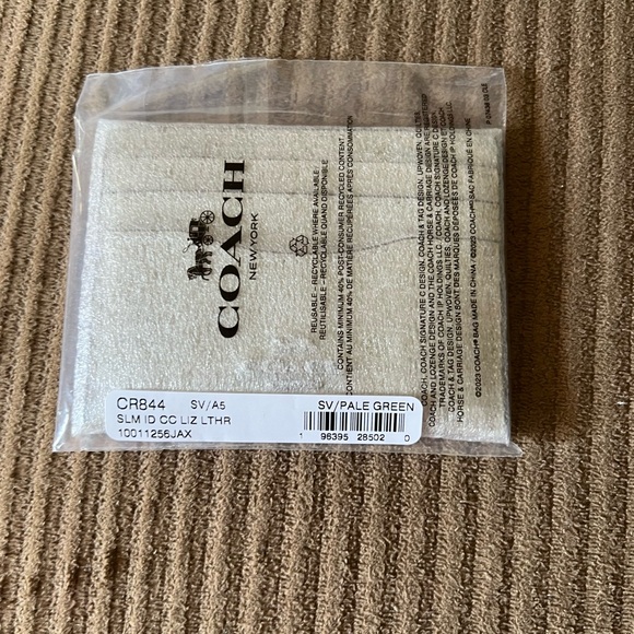 Coach Slim Id Card Case nwt in packaging - Picture 3 of 4